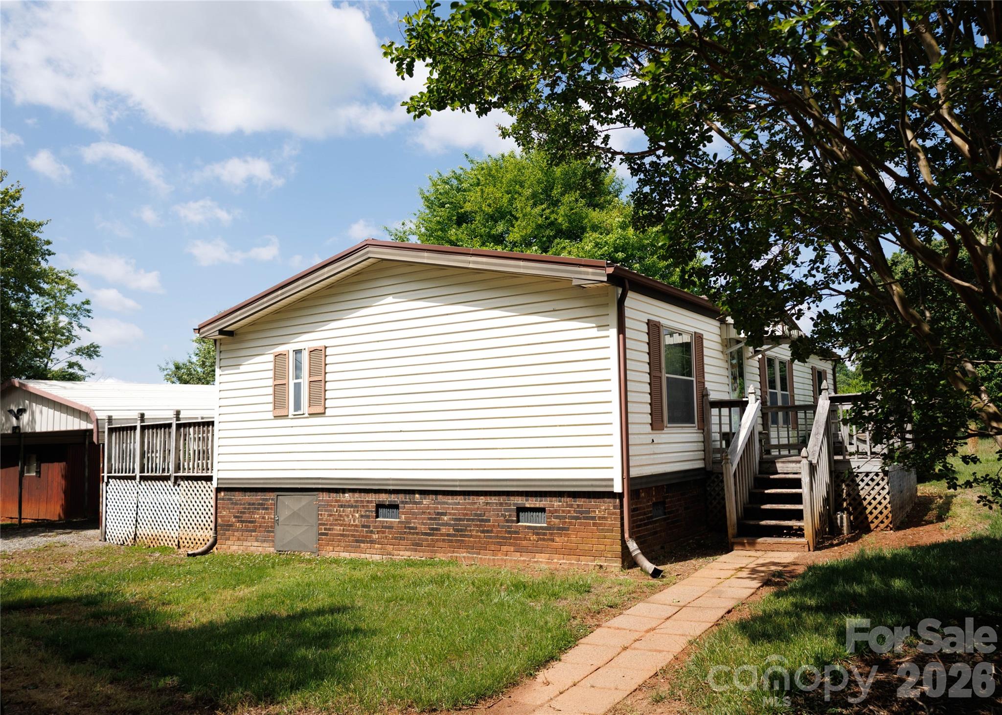318 Tuckers Grove Road — Statesville