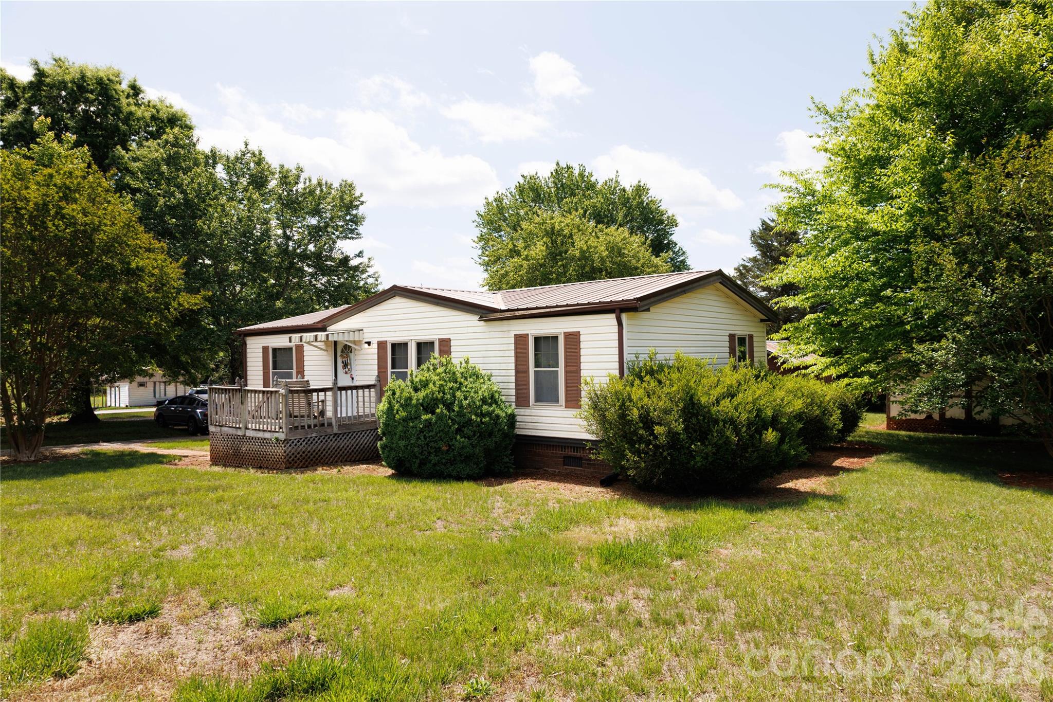 318 Tuckers Grove Road — Statesville