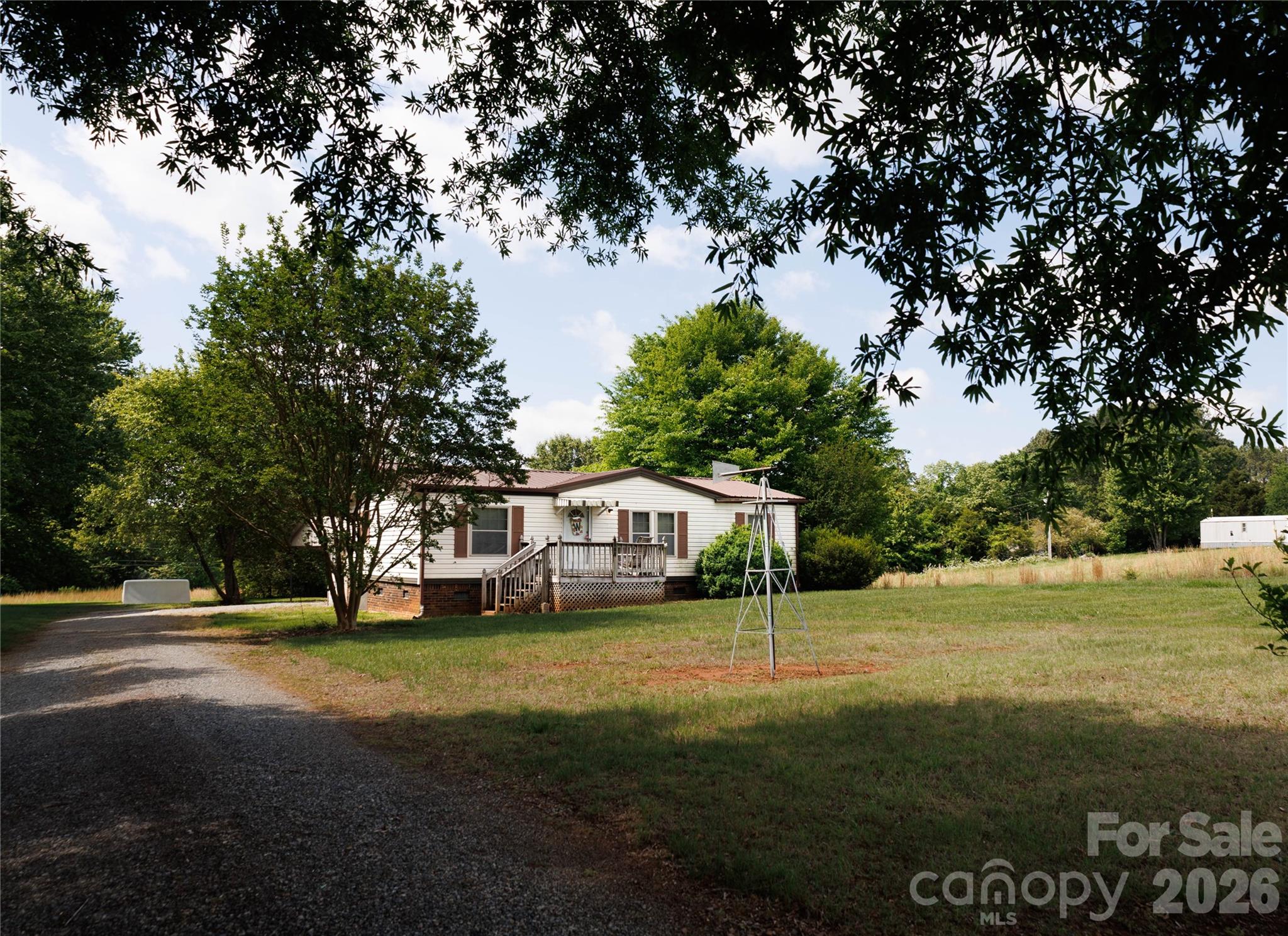 318 Tuckers Grove Road — Statesville