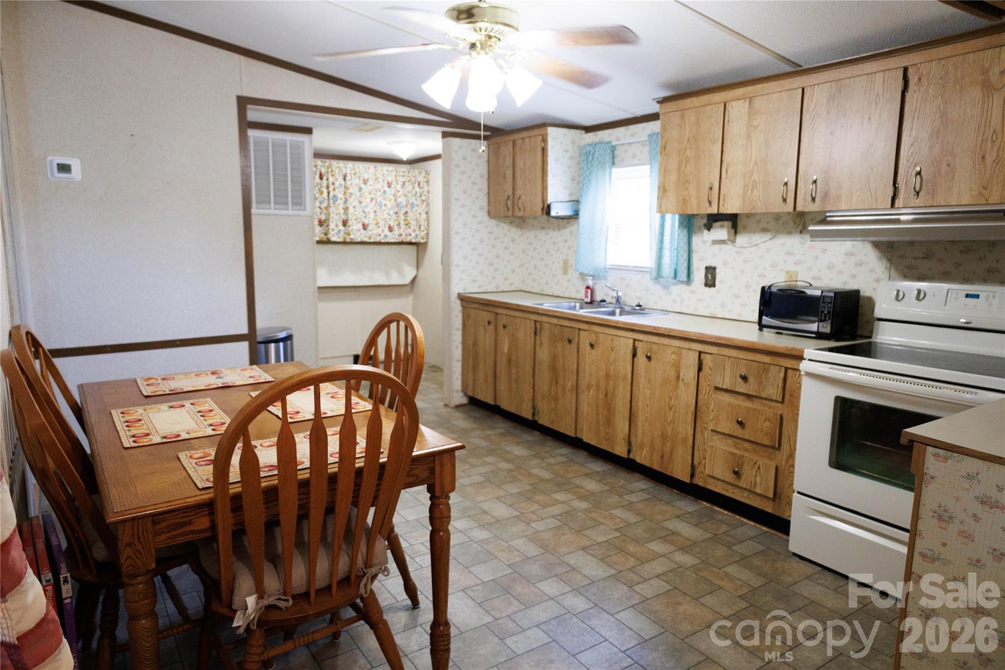 318 Tuckers Grove Road — Statesville