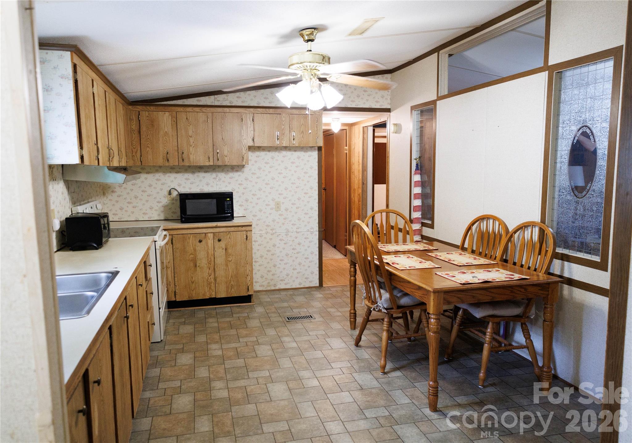 318 Tuckers Grove Road — Statesville