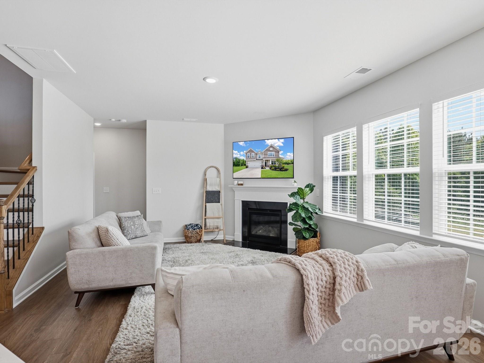 1174 Narrowmouth Court — Lancaster