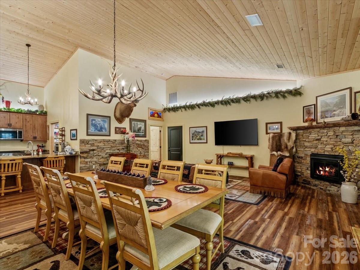 183 Mayfly Court — Spruce Pine