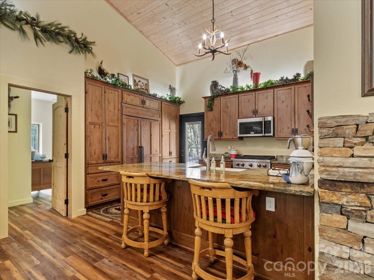 183 Mayfly Court — Spruce Pine