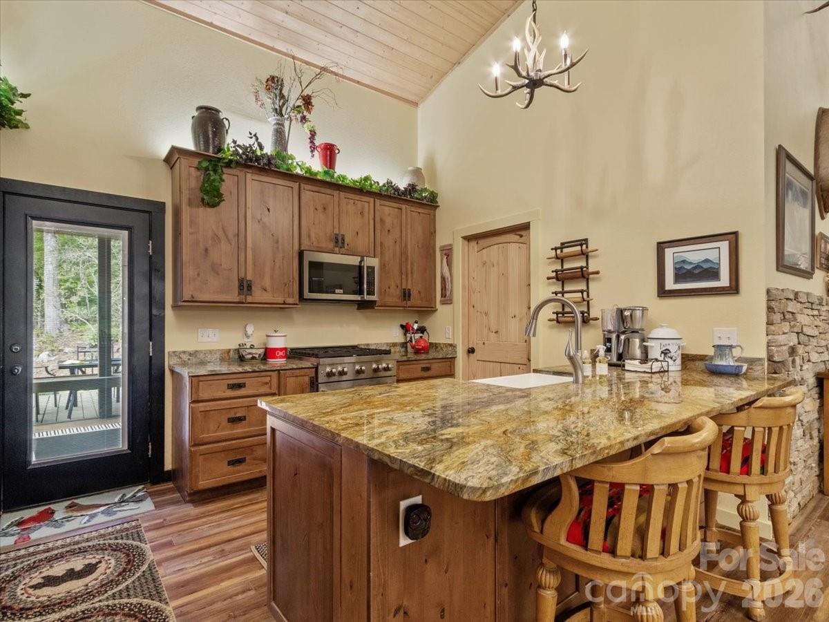 183 Mayfly Court — Spruce Pine