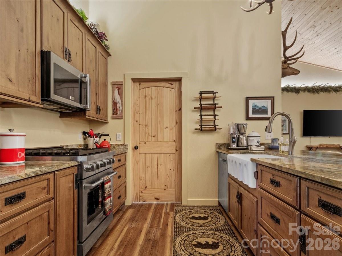 183 Mayfly Court — Spruce Pine