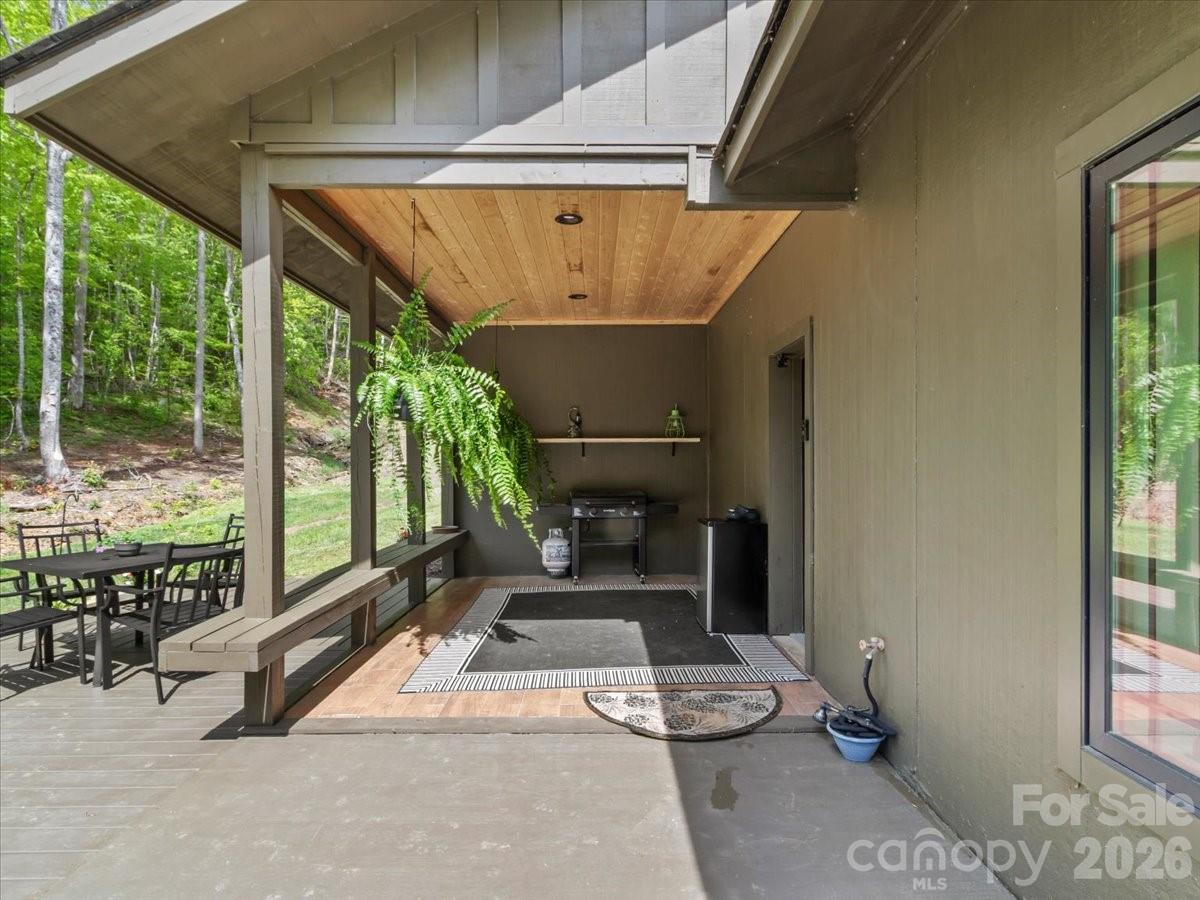 183 Mayfly Court — Spruce Pine