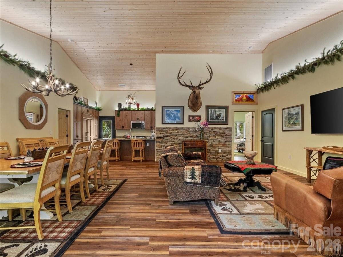 183 Mayfly Court — Spruce Pine