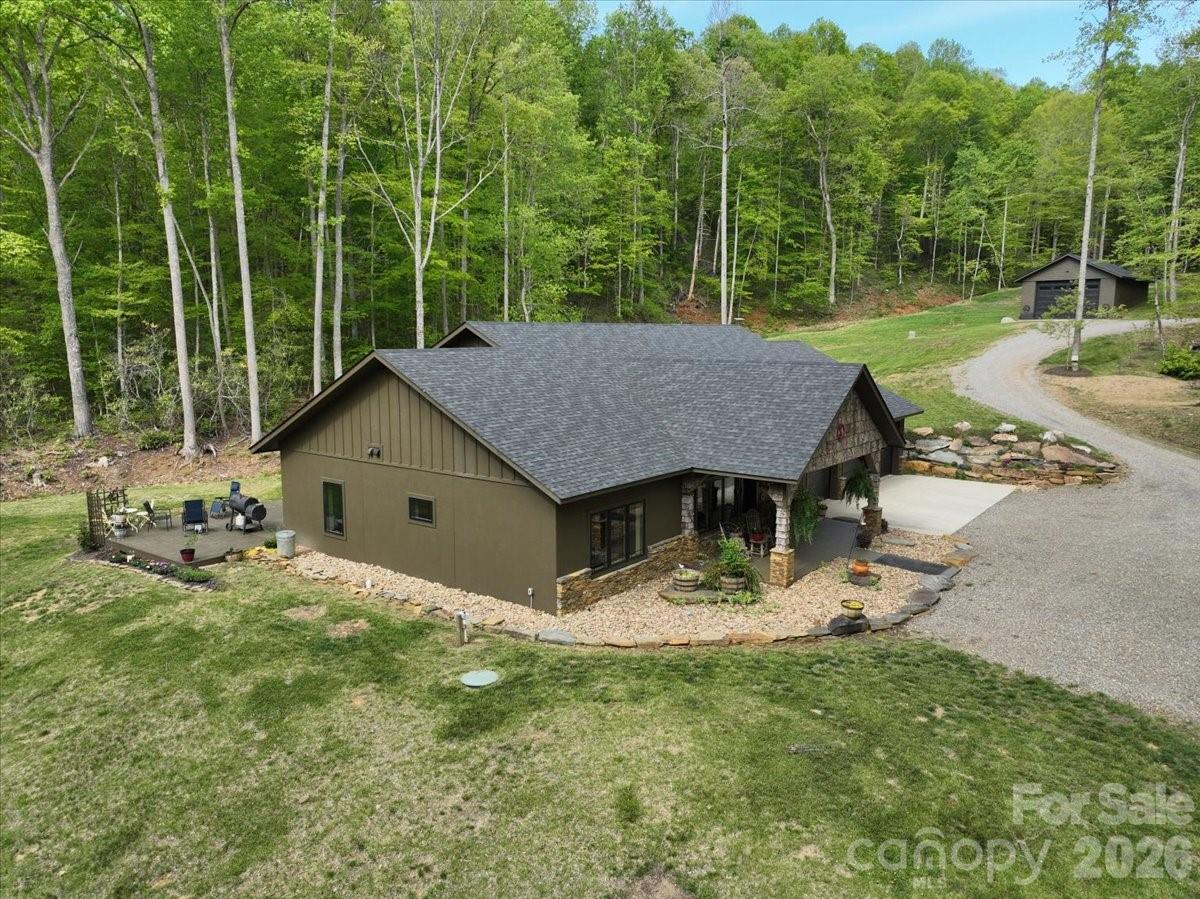 183 Mayfly Court — Spruce Pine