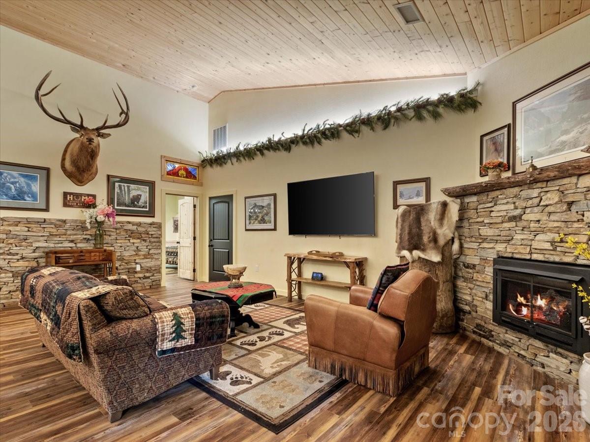 183 Mayfly Court — Spruce Pine