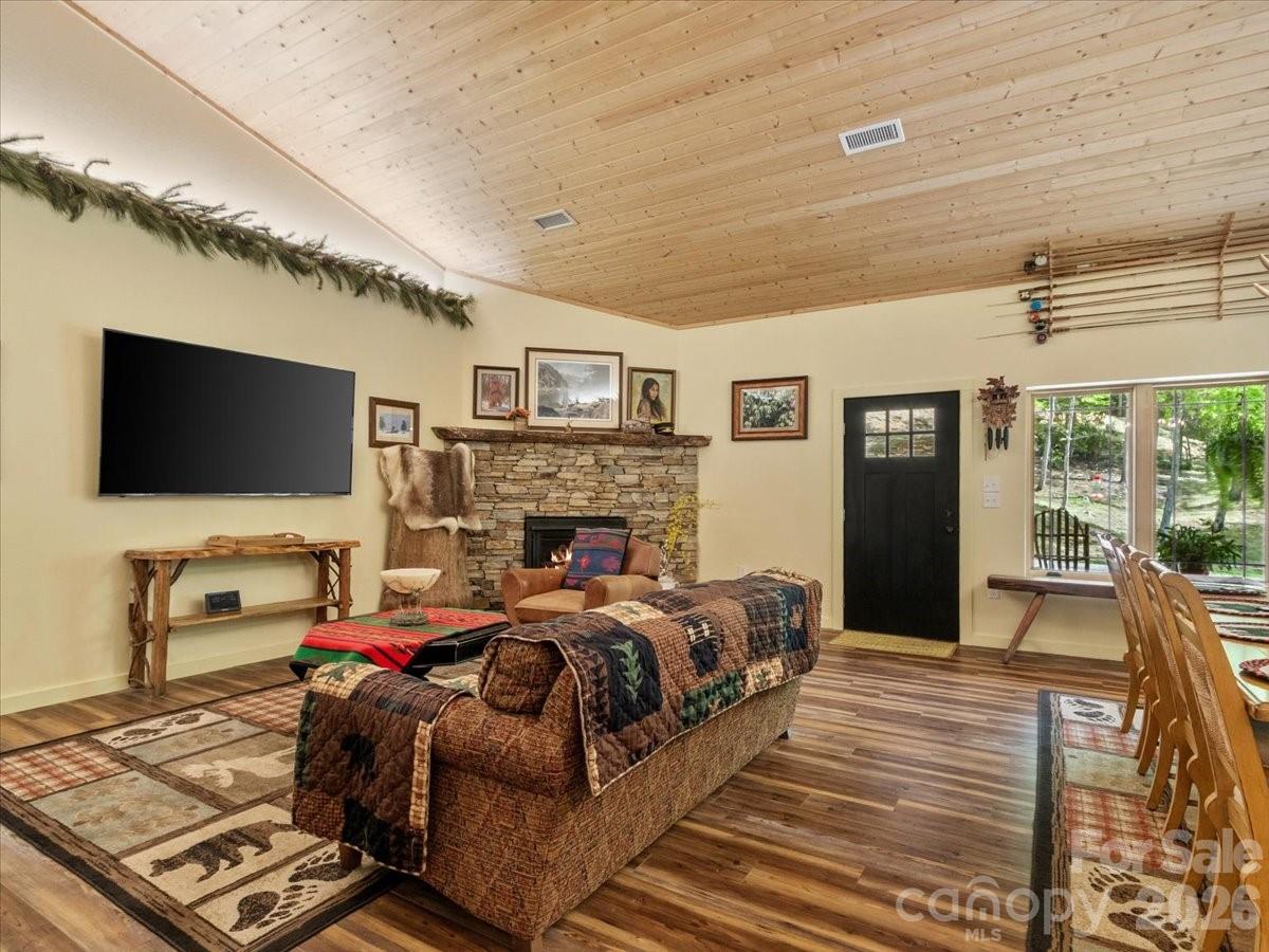 183 Mayfly Court — Spruce Pine