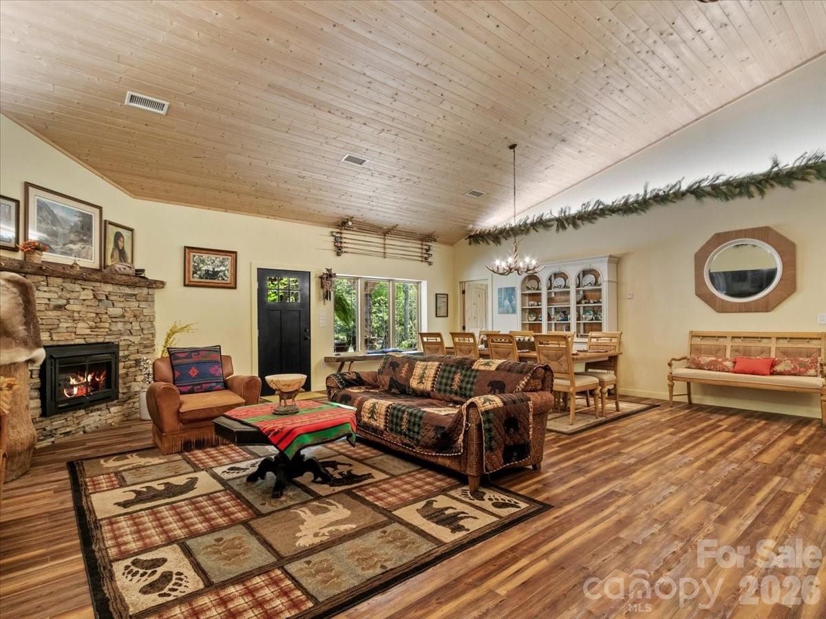 183 Mayfly Court — Spruce Pine