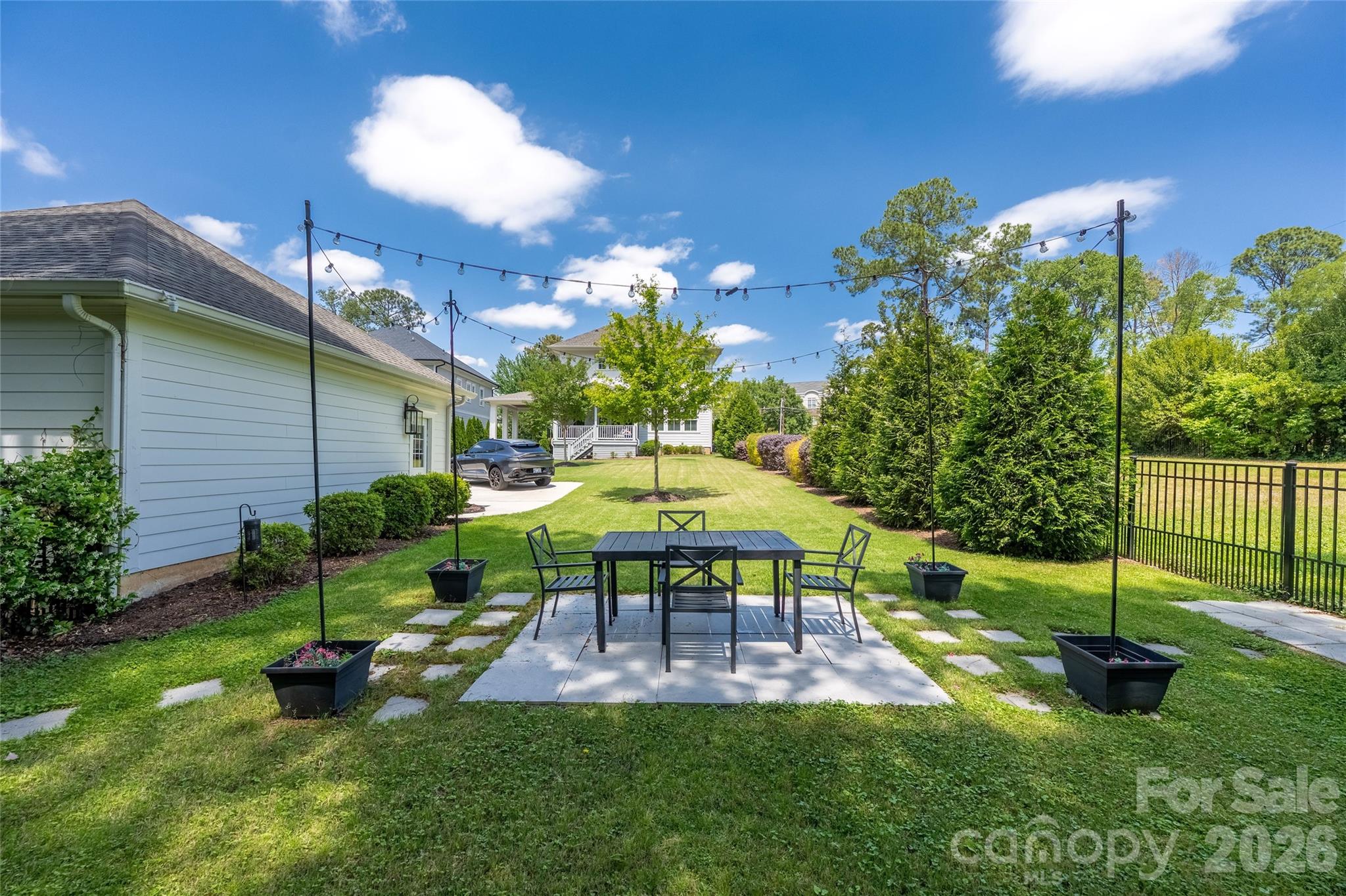5422 Closeburn Road — Charlotte