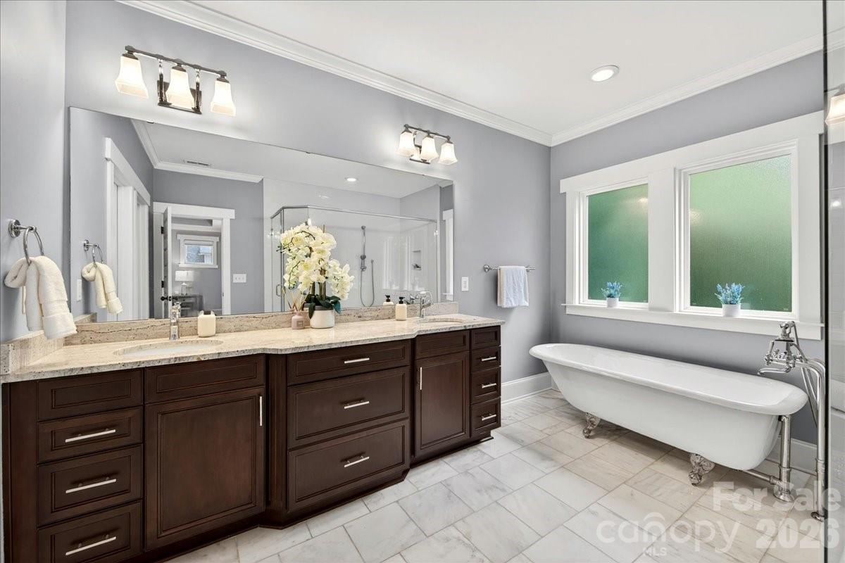 1624 Brook Road — Charlotte