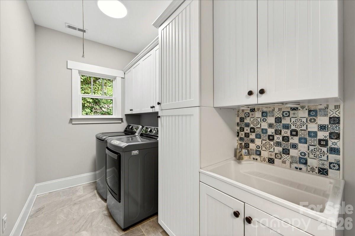 1624 Brook Road — Charlotte