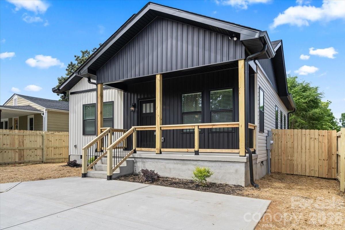 220 Lincoln Street SW — Concord