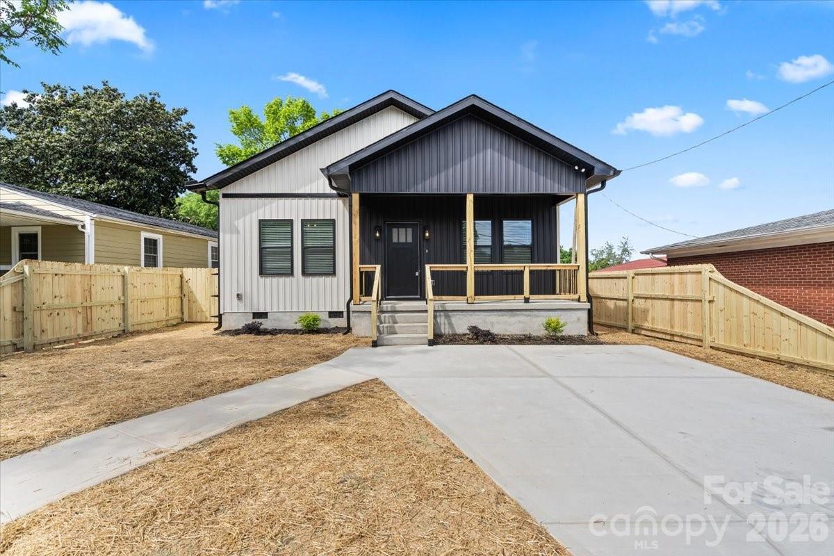 220 Lincoln Street SW — Concord