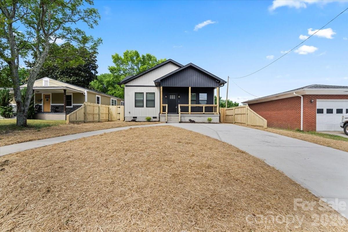 220 Lincoln Street SW — Concord