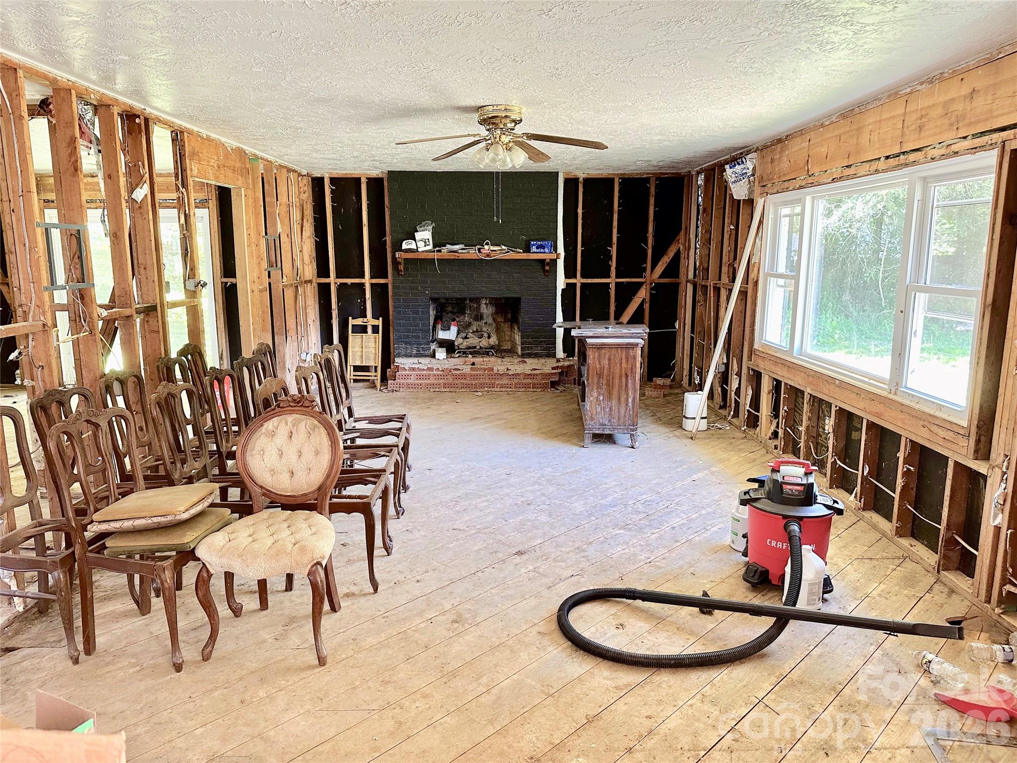 402 Blue Ridge Road — Black Mountain
