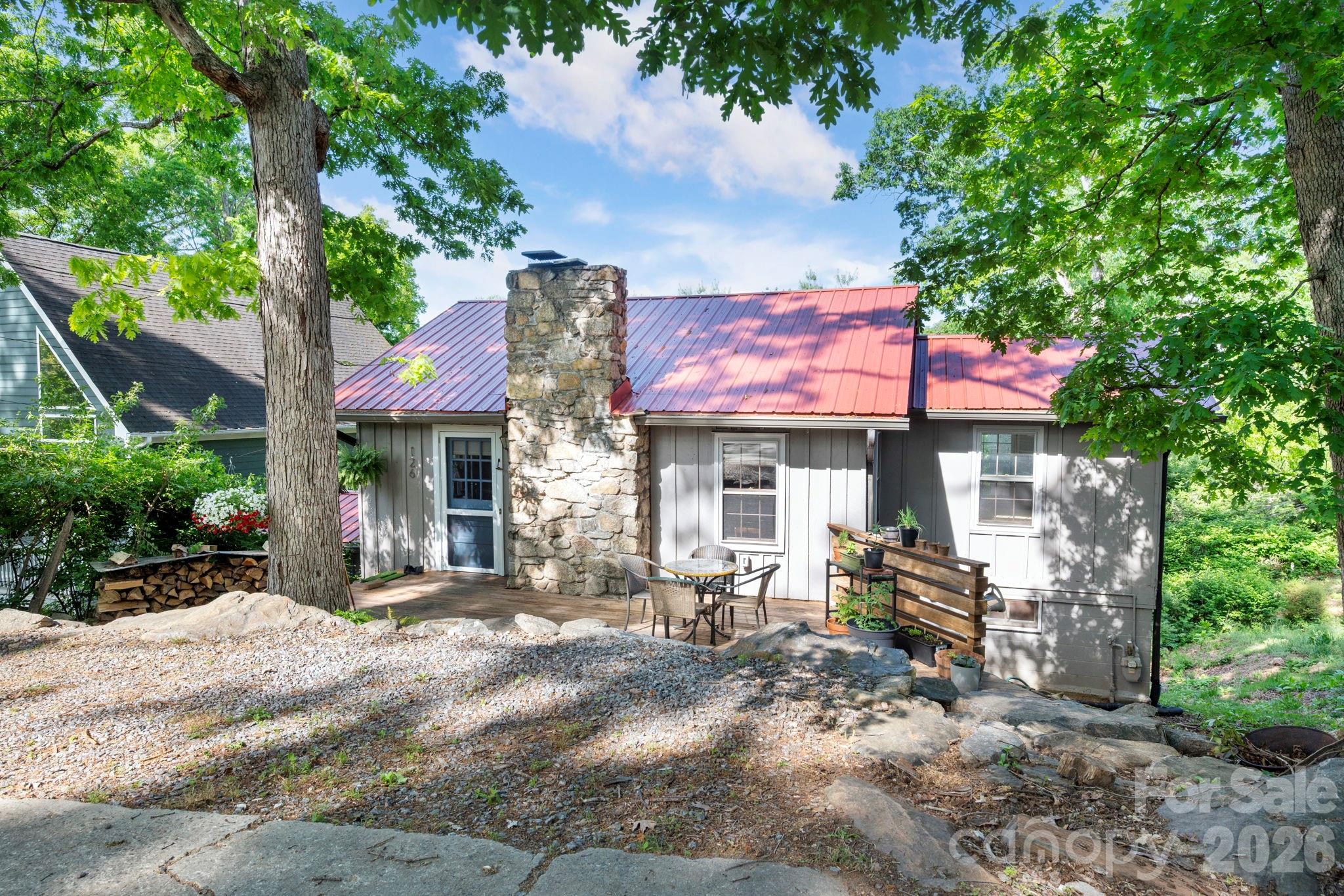 126 Maney Avenue — Asheville