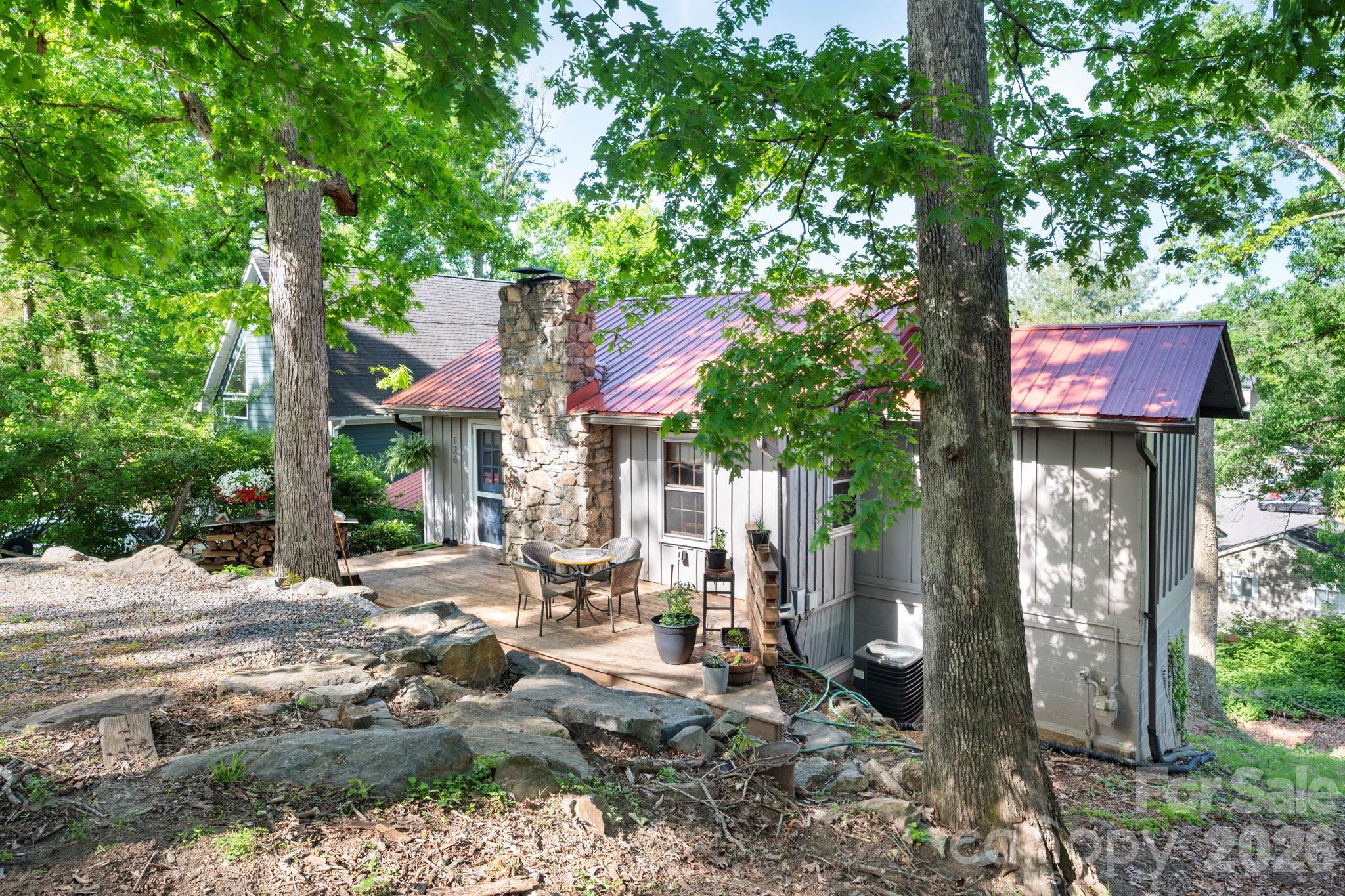 126 Maney Avenue — Asheville