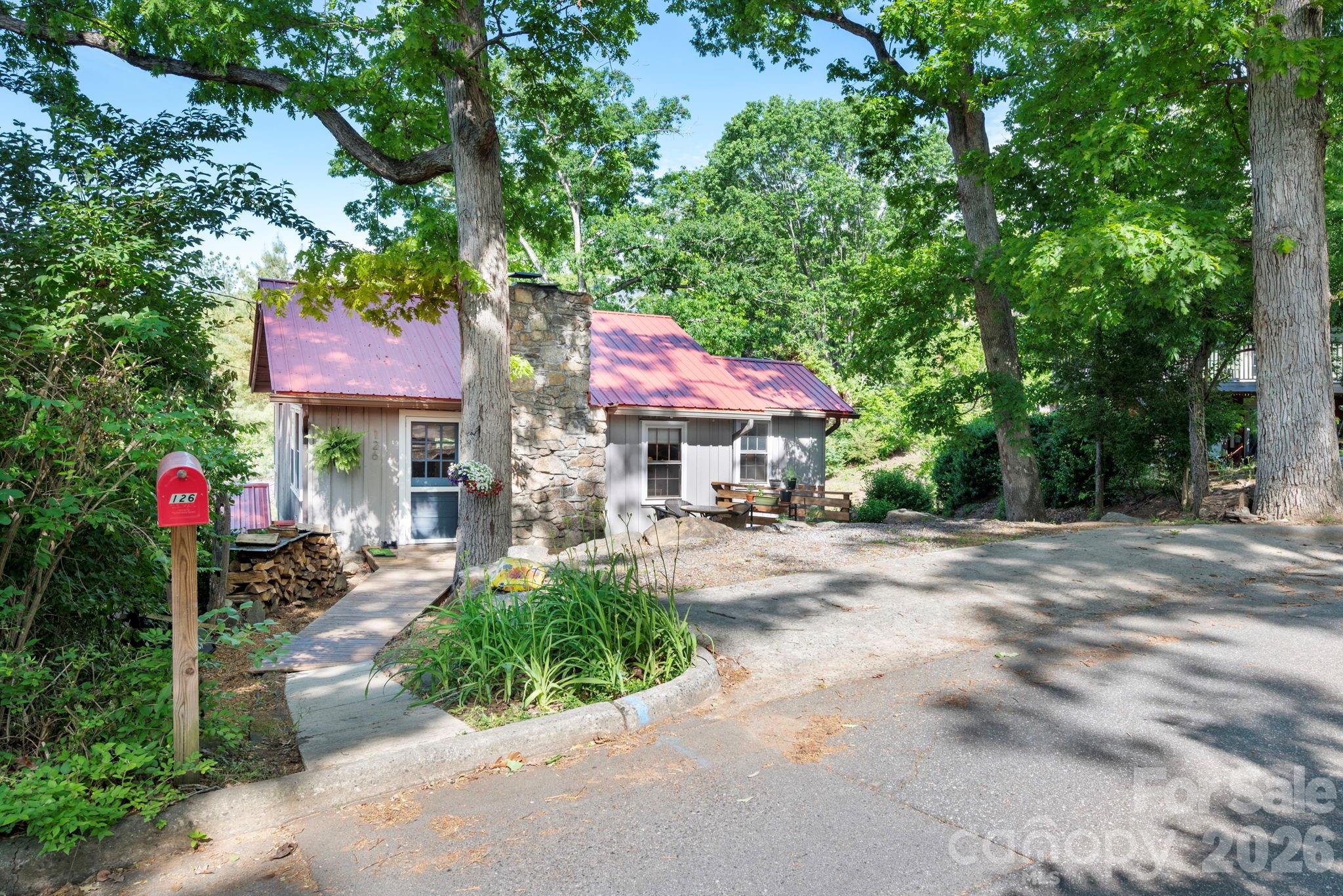 126 Maney Avenue — Asheville