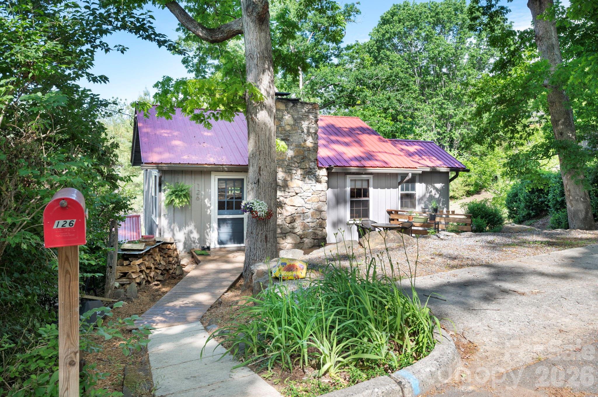 126 Maney Avenue — Asheville