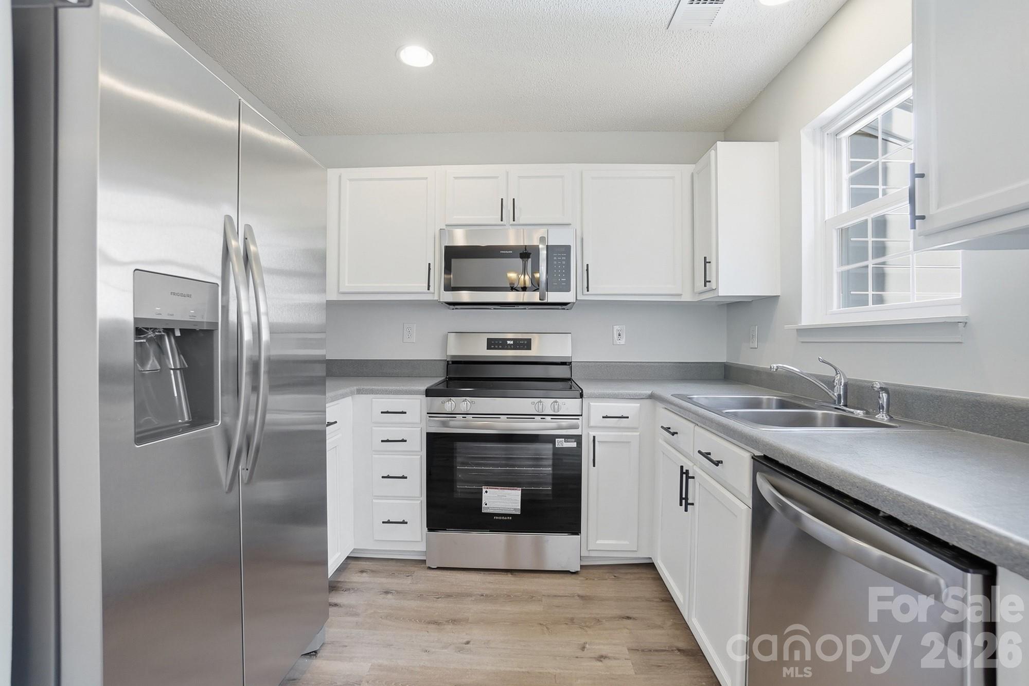 10584 English Setter Way — Charlotte