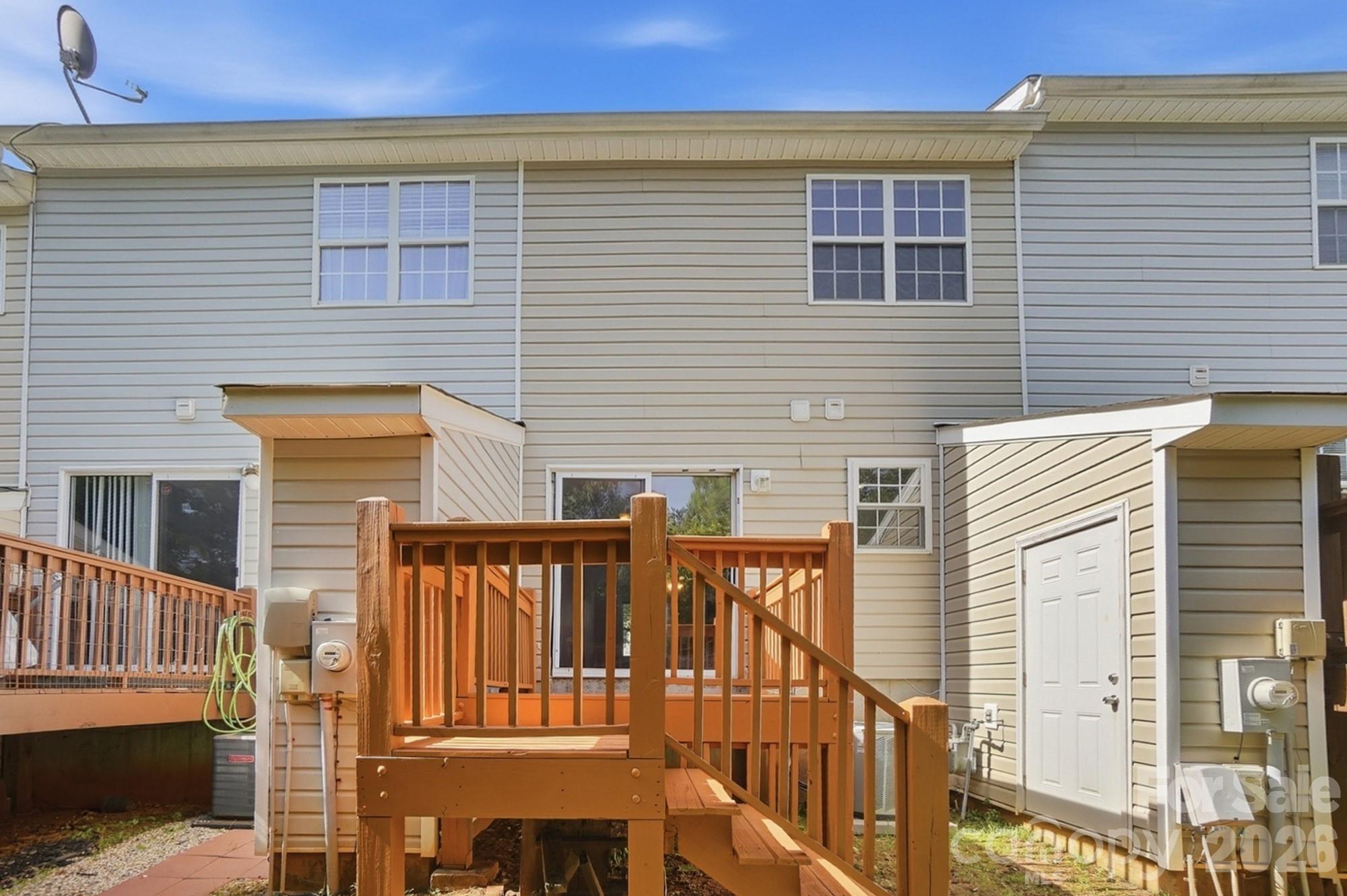 10584 English Setter Way — Charlotte