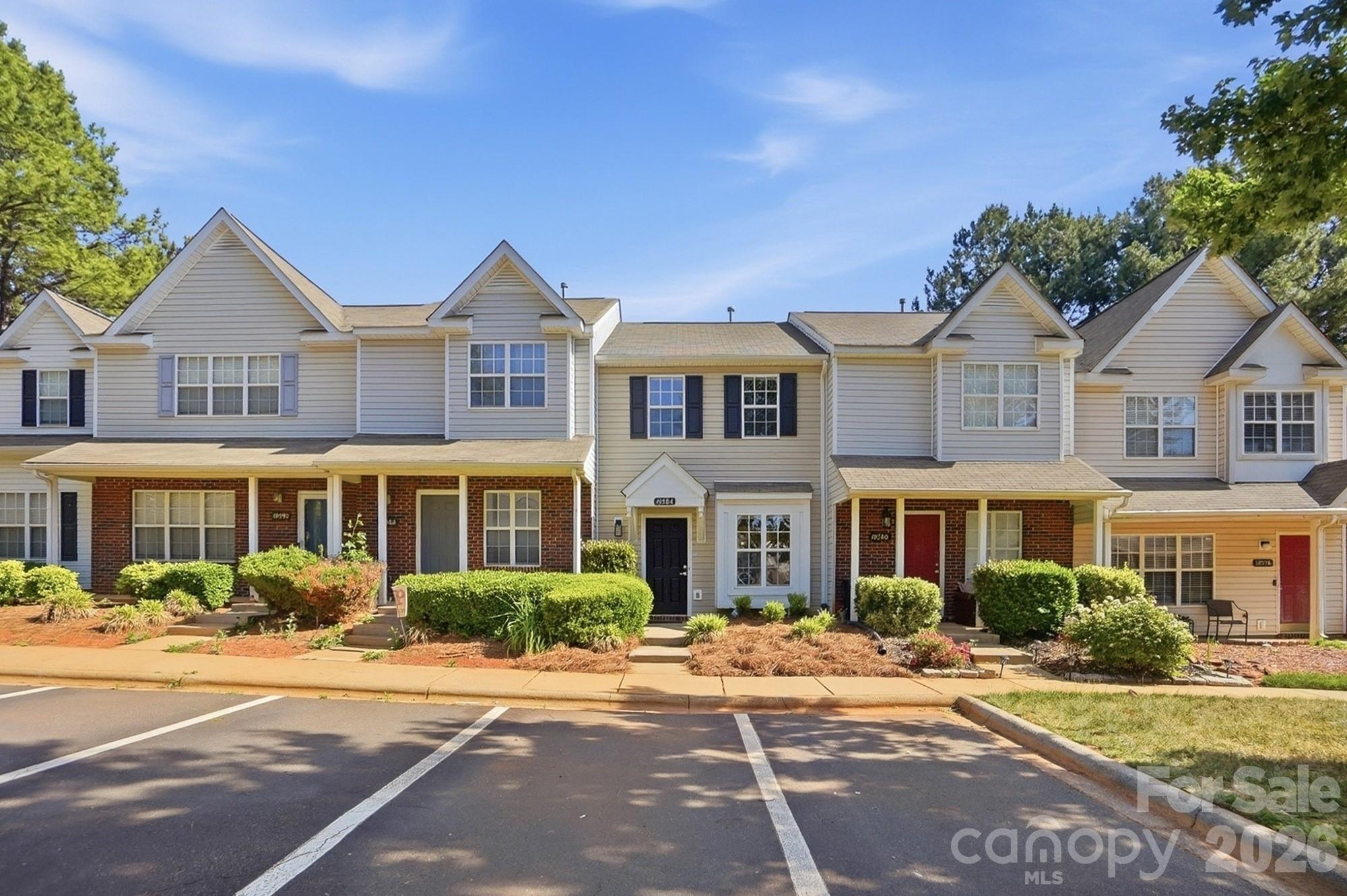 10584 English Setter Way — Charlotte