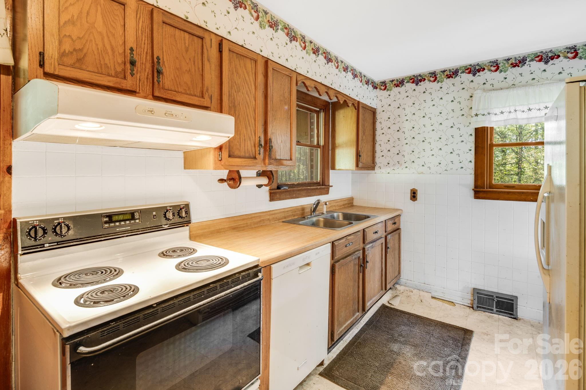 435 Upper Glady Fork Road — Candler