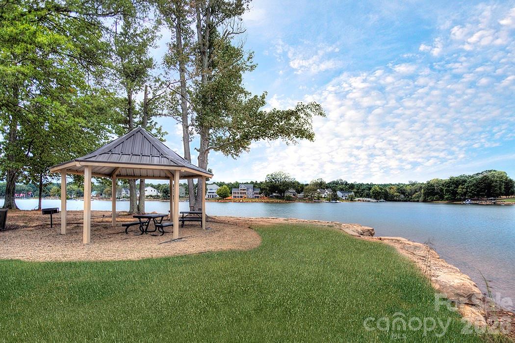 122 Boatwright Lane — Mooresville