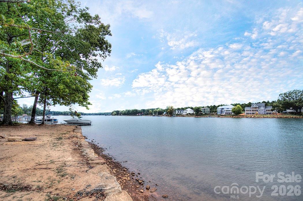122 Boatwright Lane — Mooresville