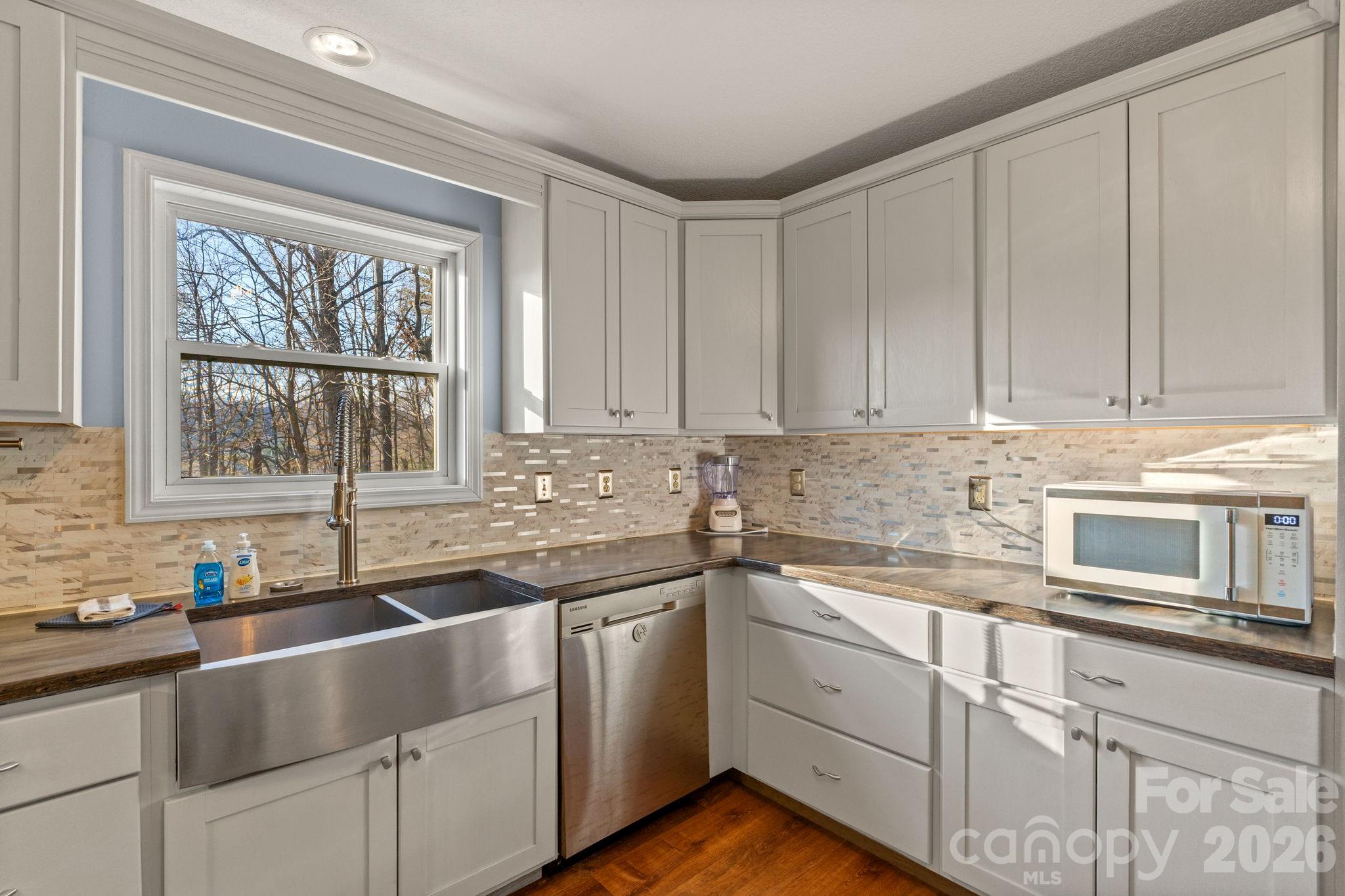36 Wineberry Lane — Asheville