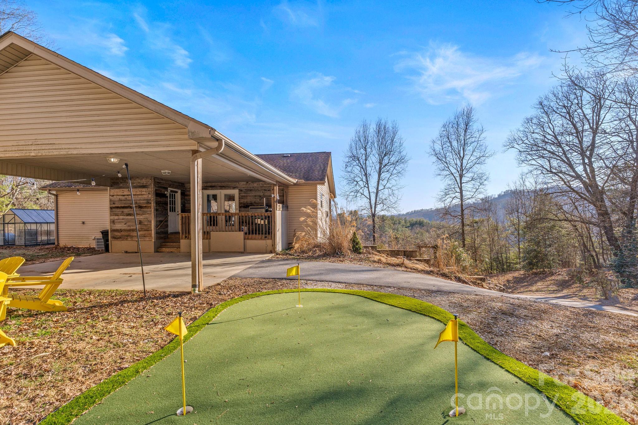 36 Wineberry Lane — Asheville