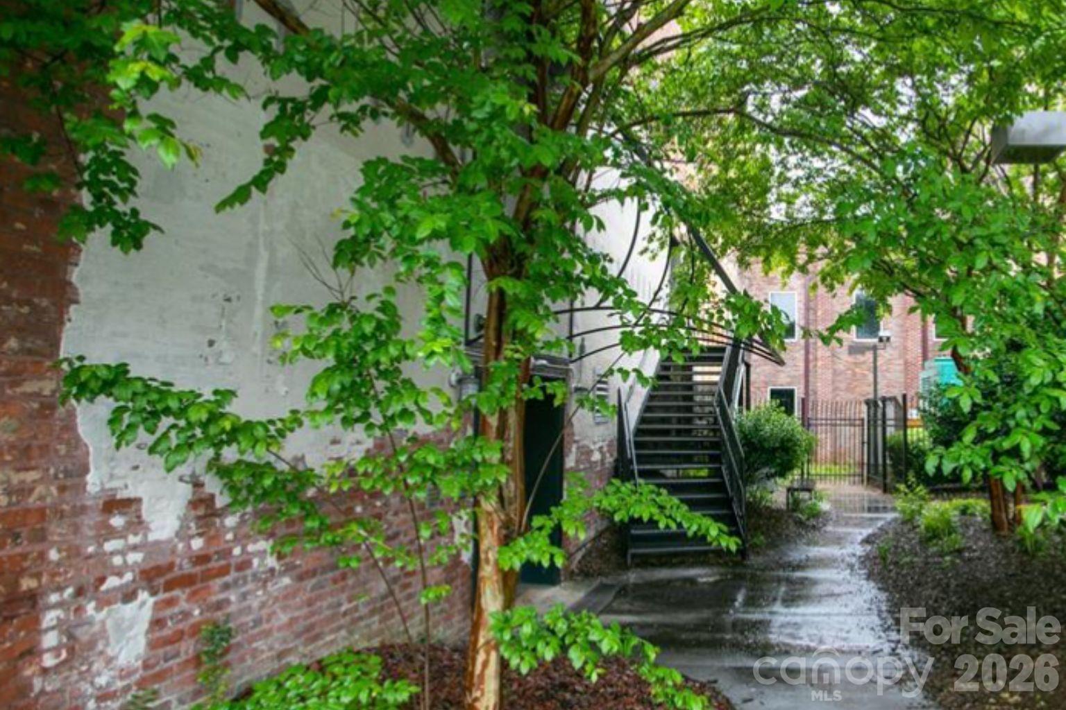 100 W Main Avenue #402 — Gastonia