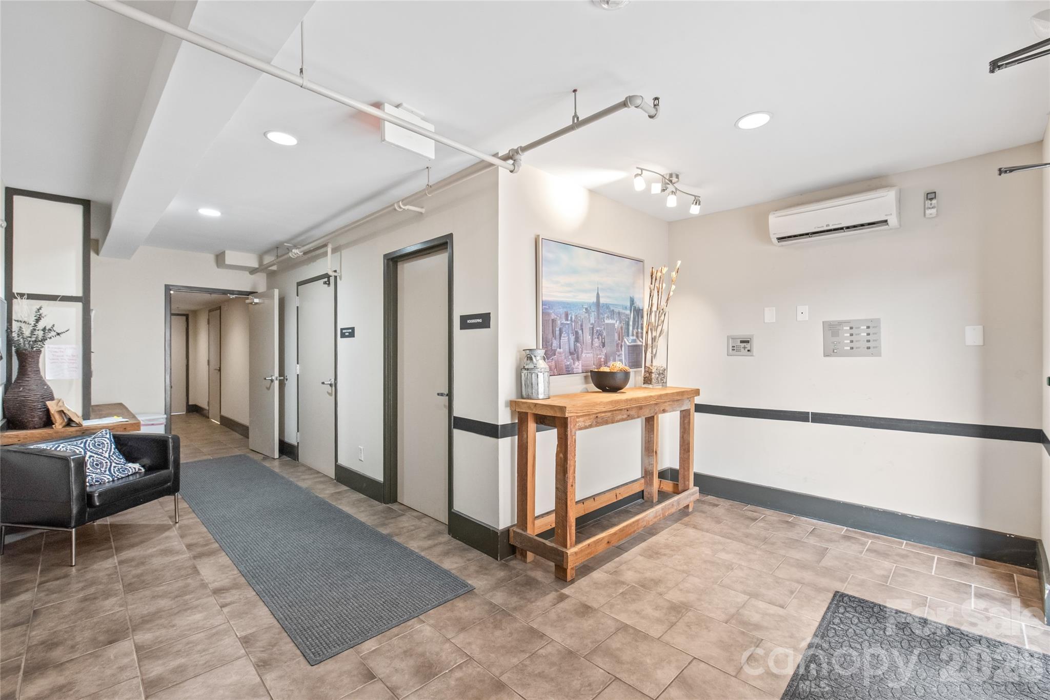 100 W Main Avenue #402 — Gastonia