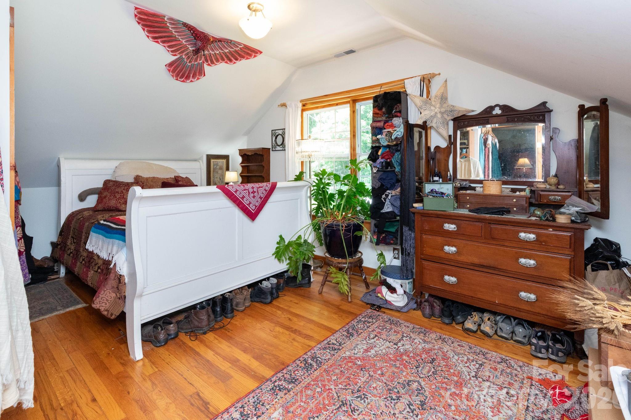 329 N Fork Road — Barnardsville