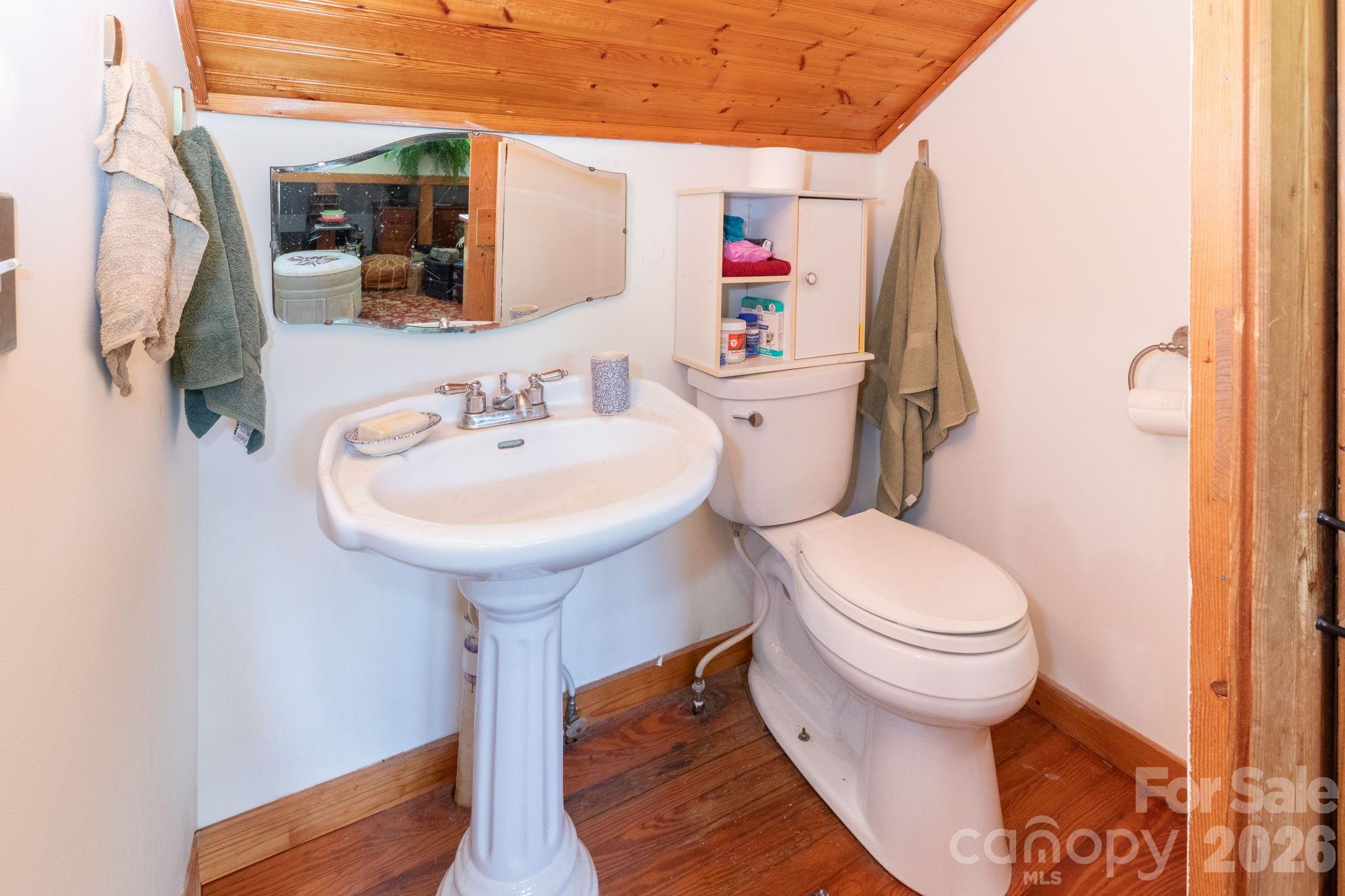 329 N Fork Road — Barnardsville