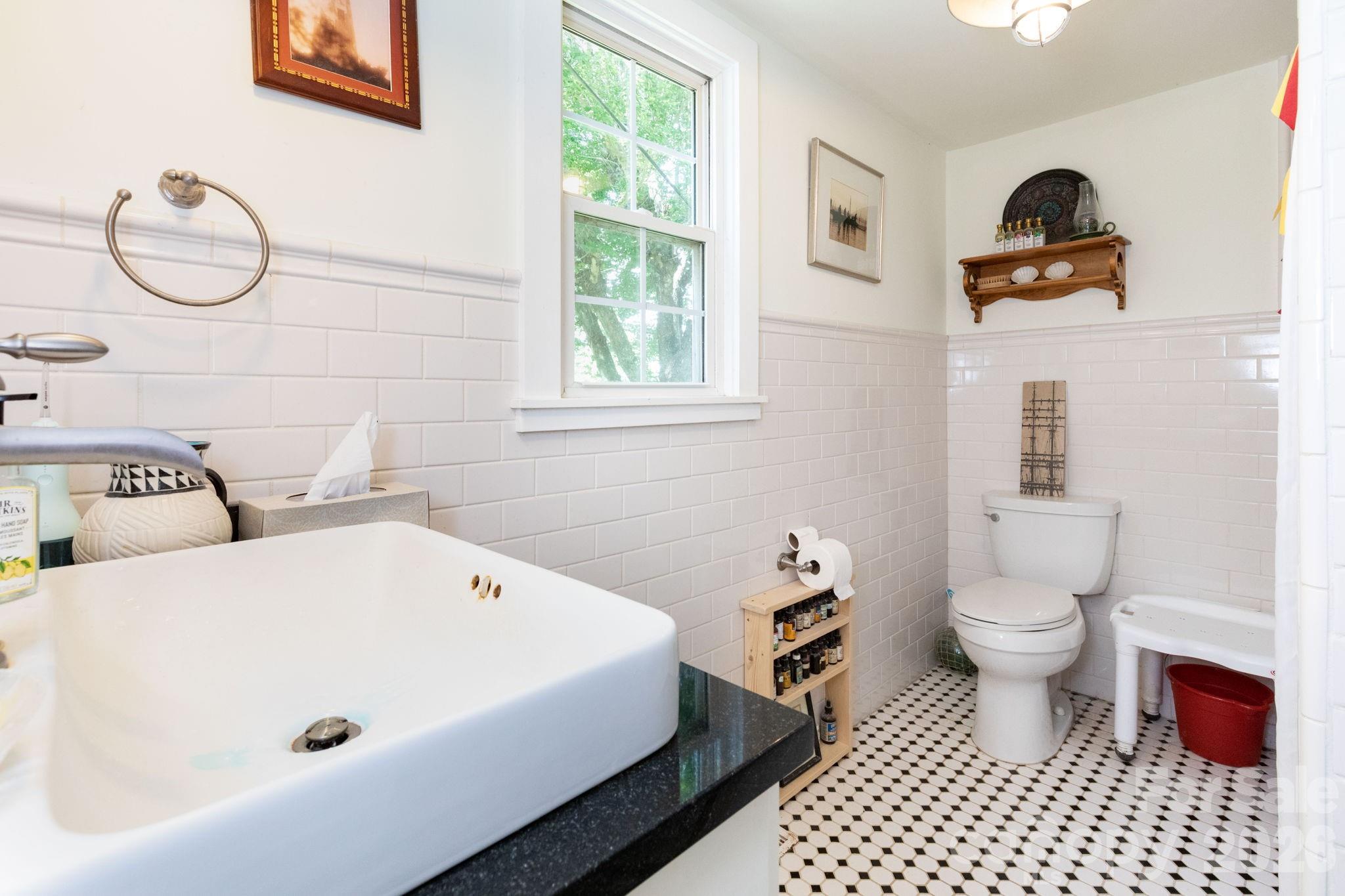 329 N Fork Road — Barnardsville