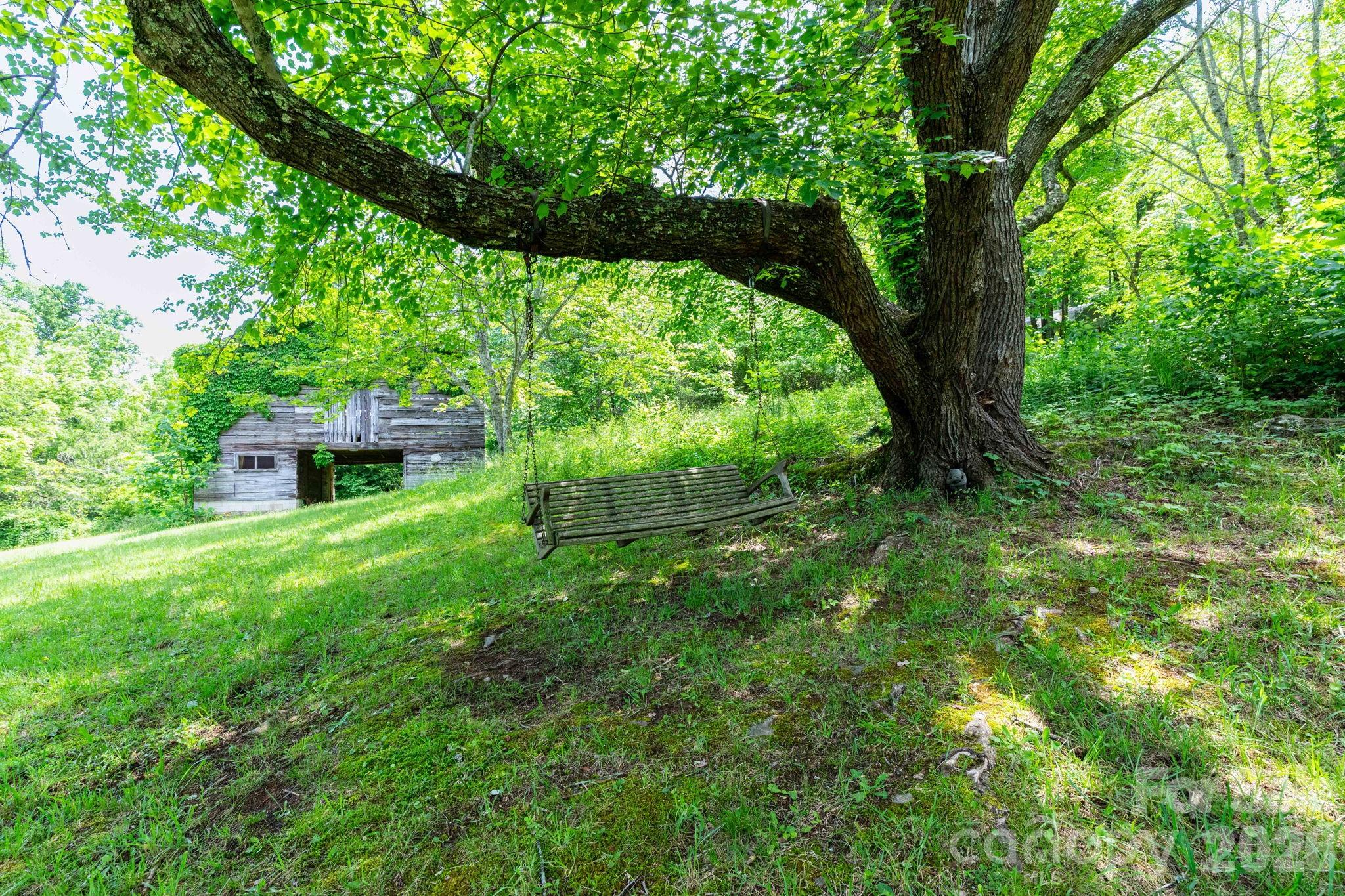 329 N Fork Road — Barnardsville