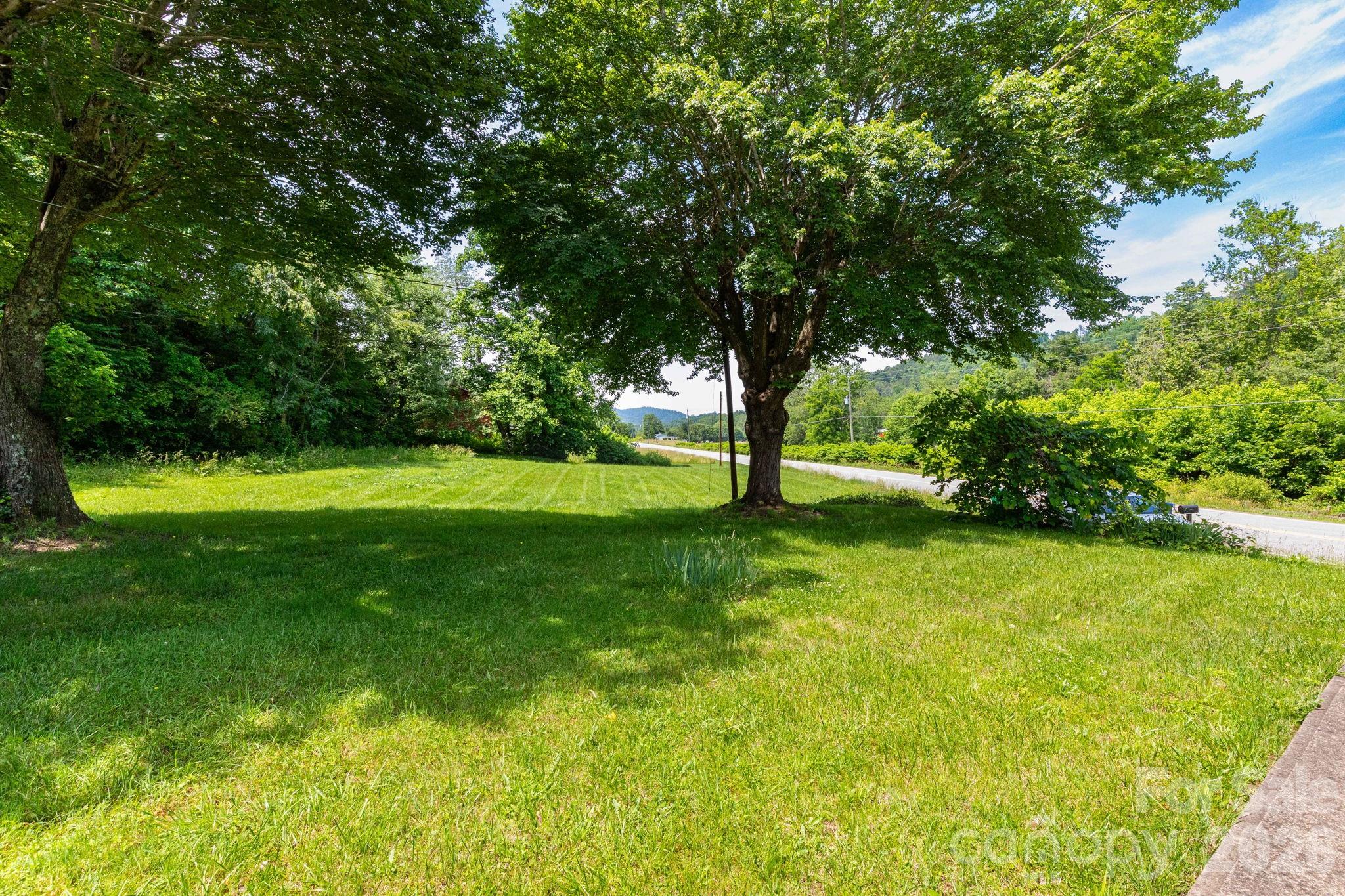 329 N Fork Road — Barnardsville