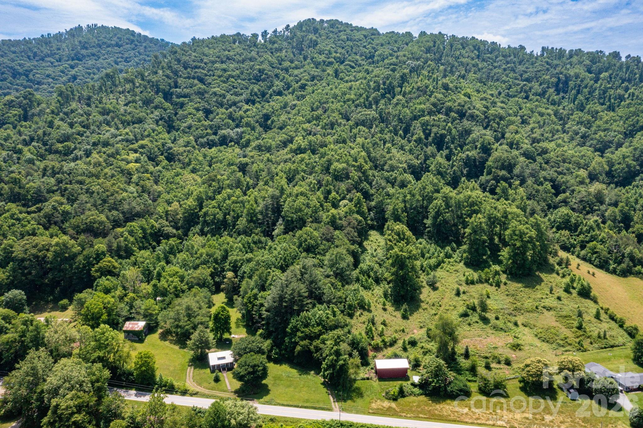 329 N Fork Road — Barnardsville