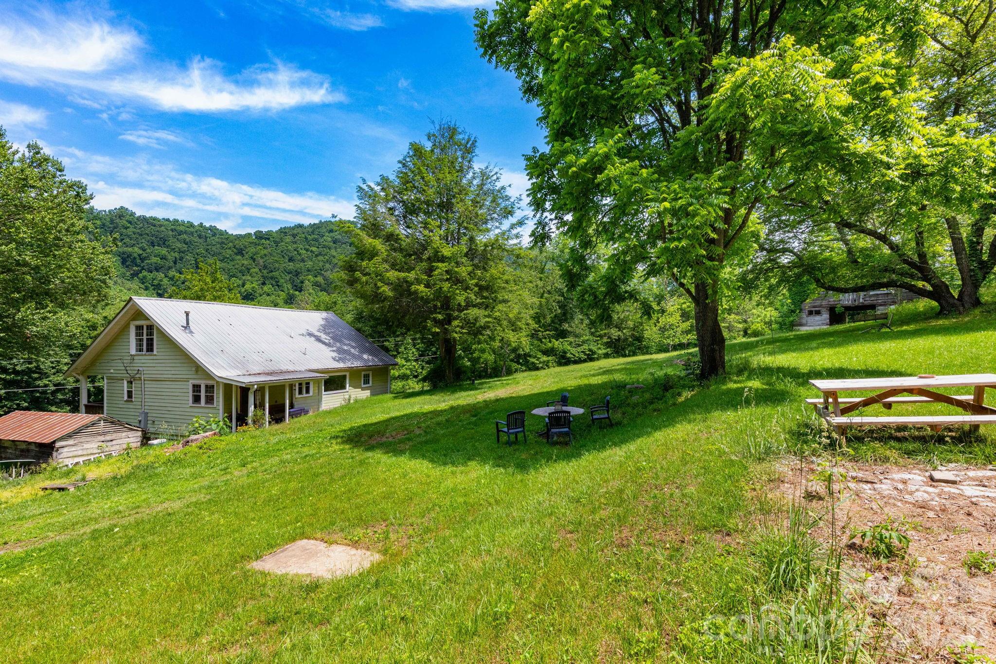 329 N Fork Road — Barnardsville