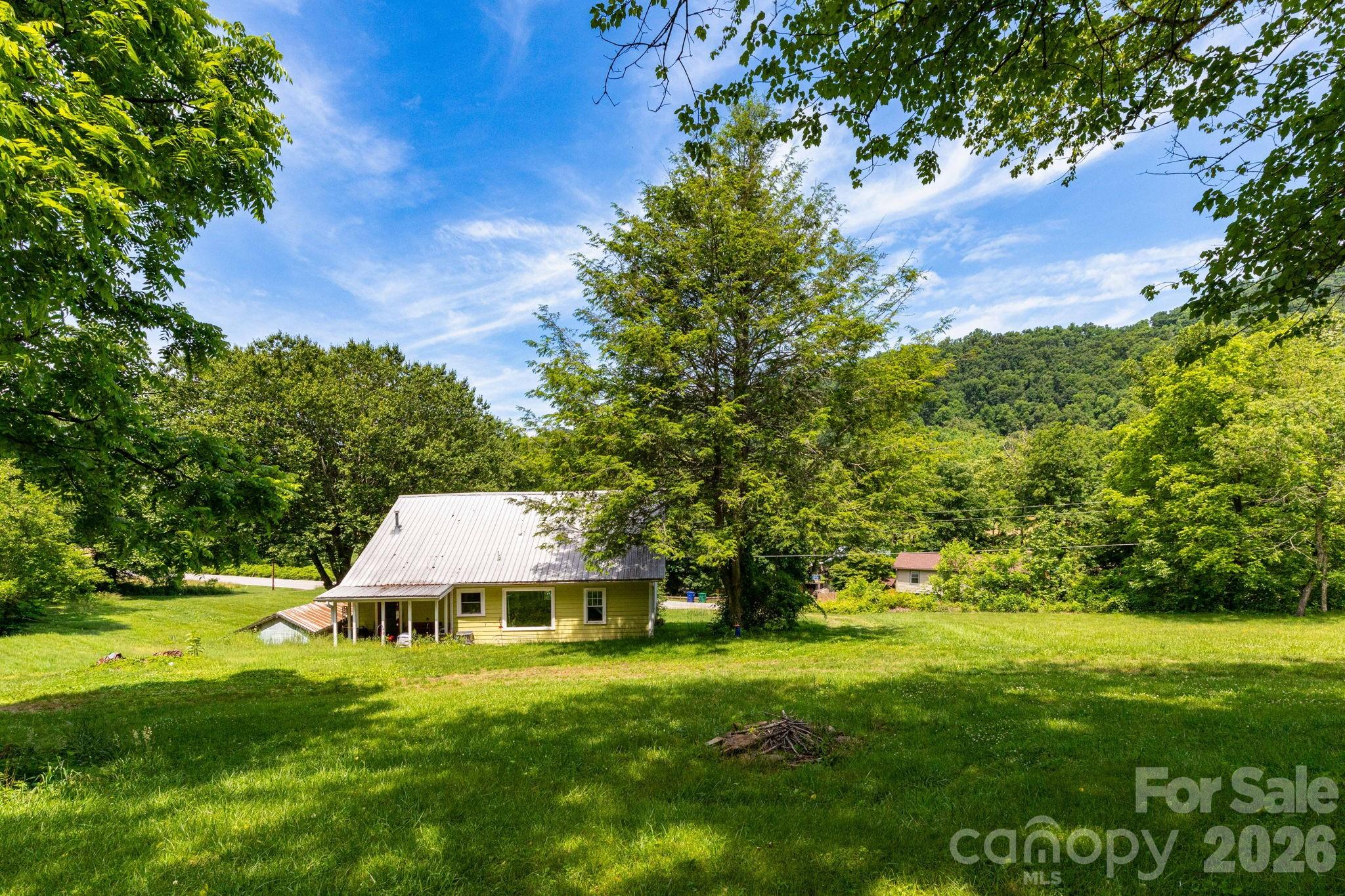 329 N Fork Road — Barnardsville
