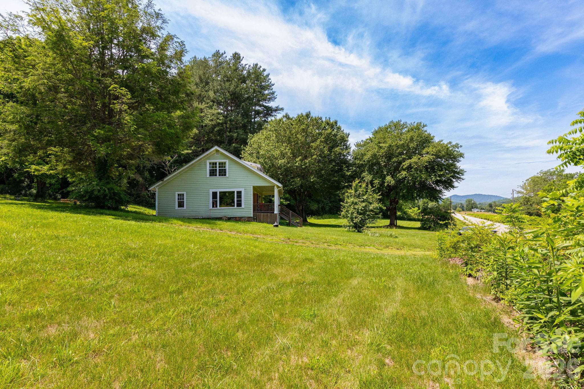 329 N Fork Road — Barnardsville