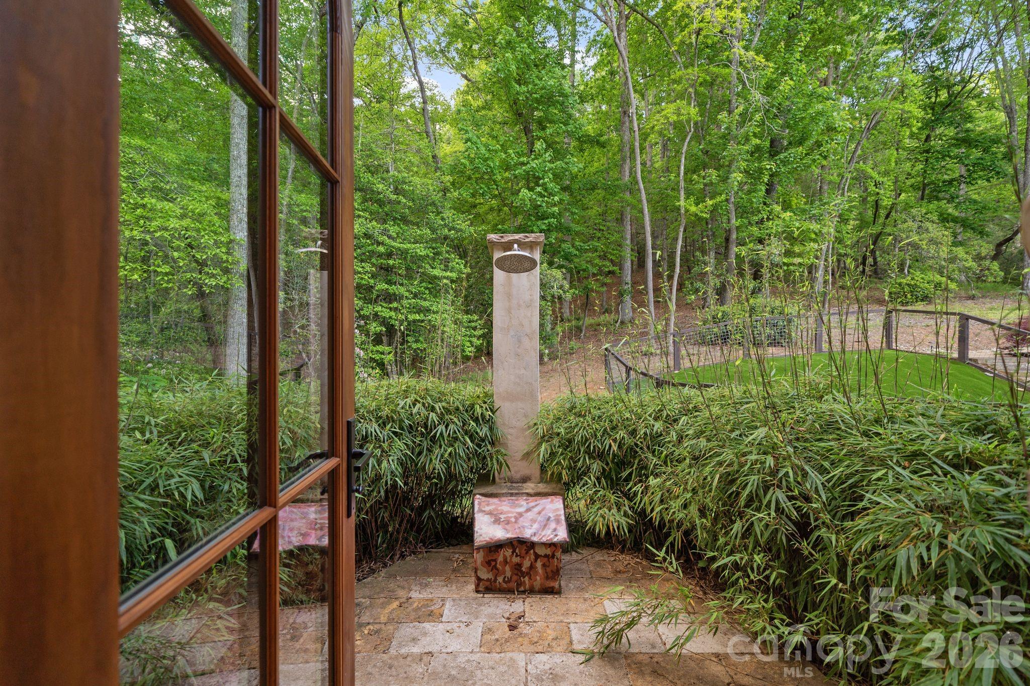 959 & 957 Dave Whitaker Road — Horse Shoe