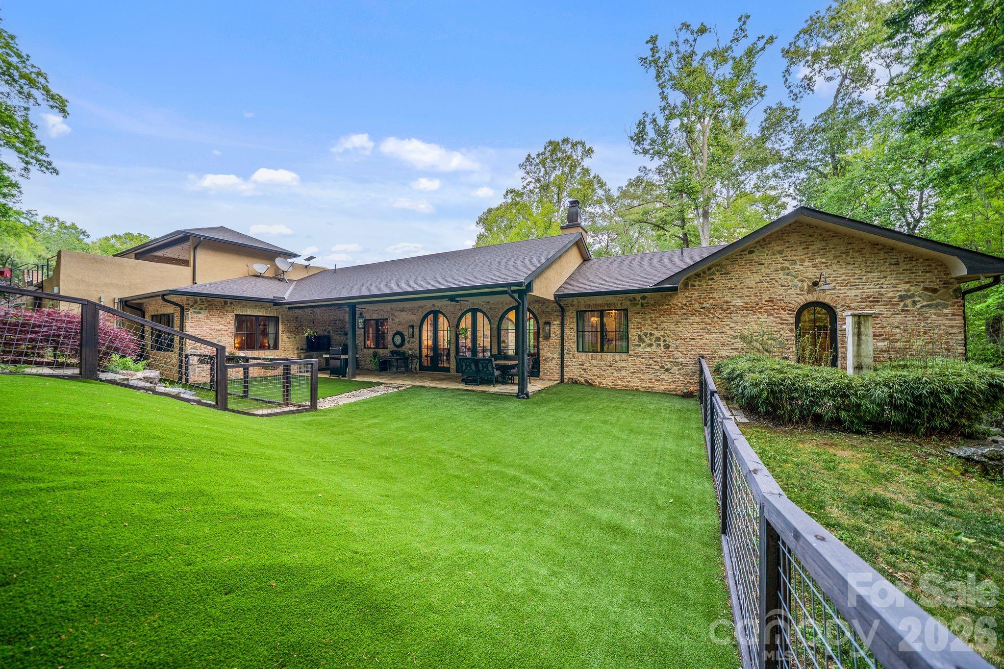 959 & 957 Dave Whitaker Road — Horse Shoe