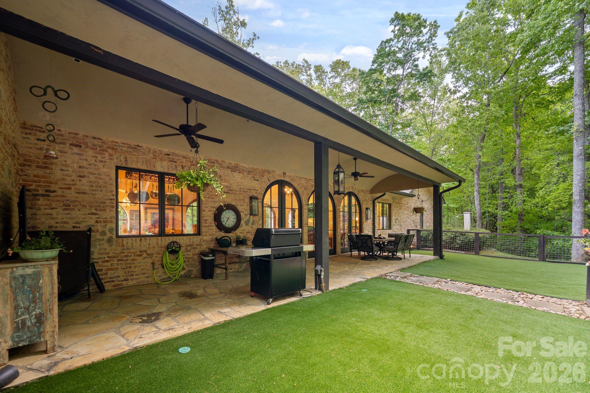 959 & 957 Dave Whitaker Road — Horse Shoe