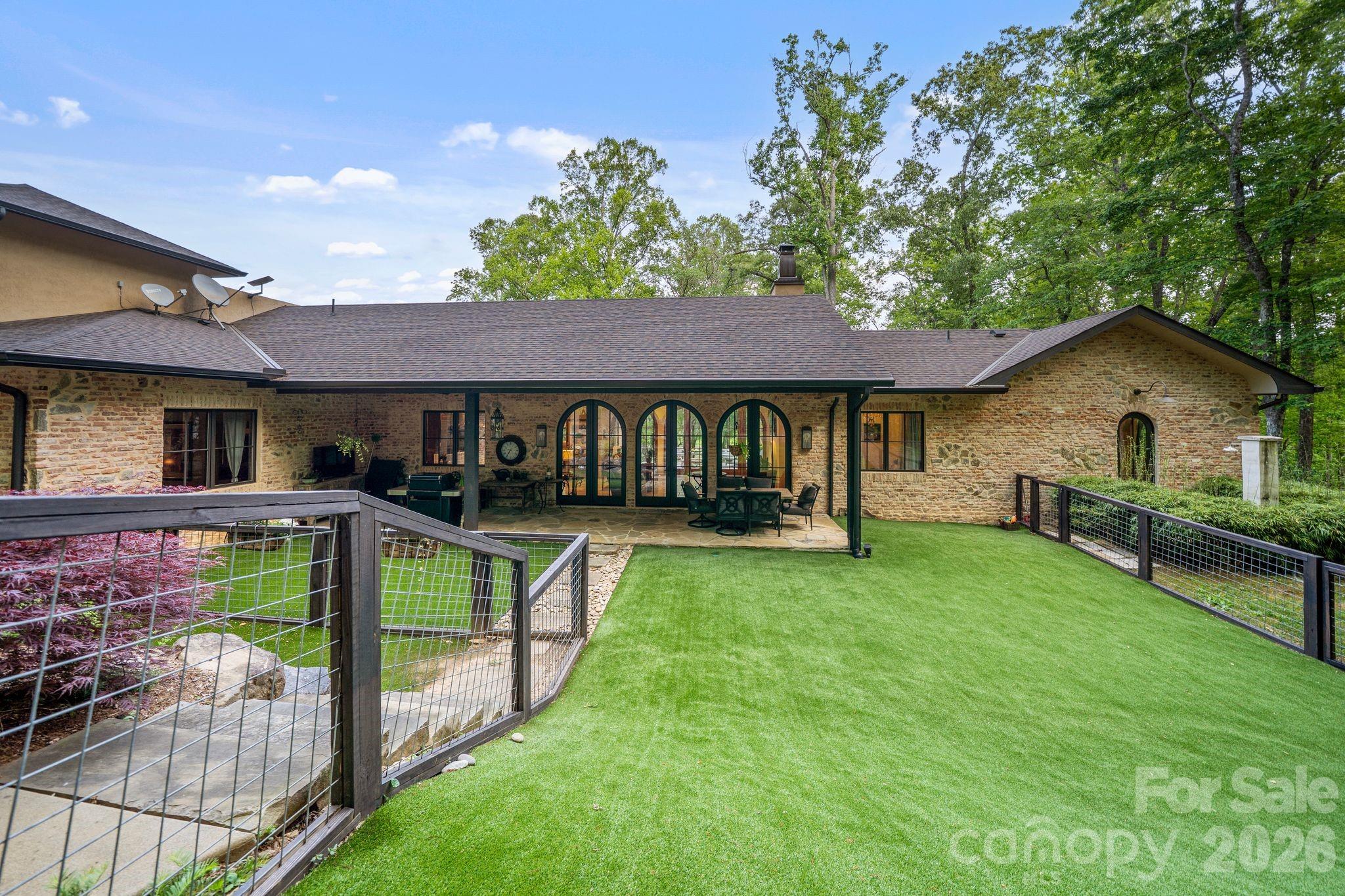959 & 957 Dave Whitaker Road — Horse Shoe